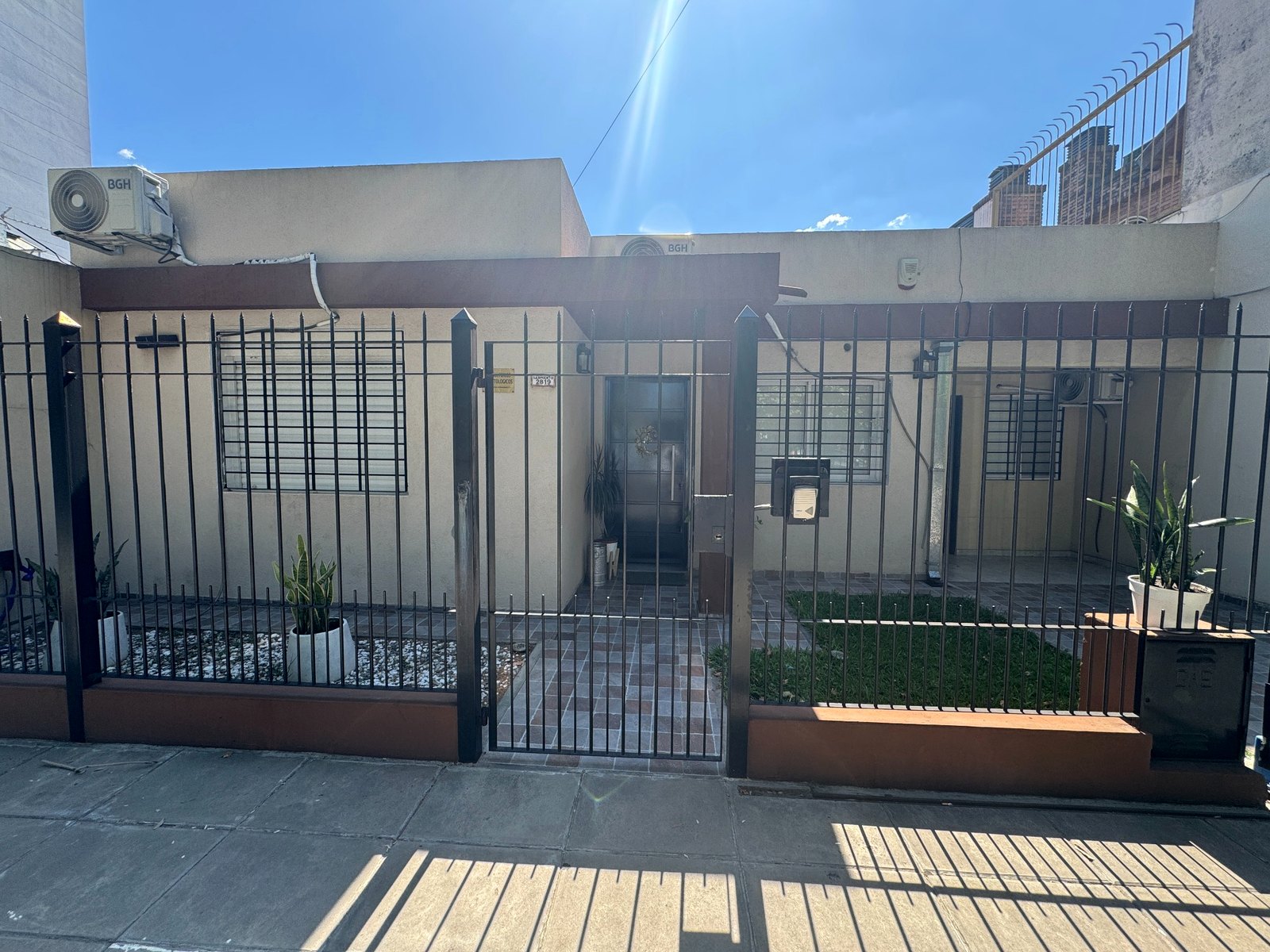 Frente del consultorio